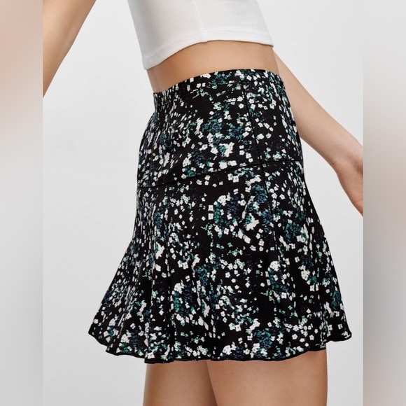 Aritzia Sunday Best Skirt - Picture 6 of 7